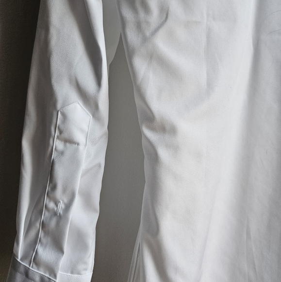 Indochino Egyptian Cotton Button-Down in Women's SP - Picture 14 of 16